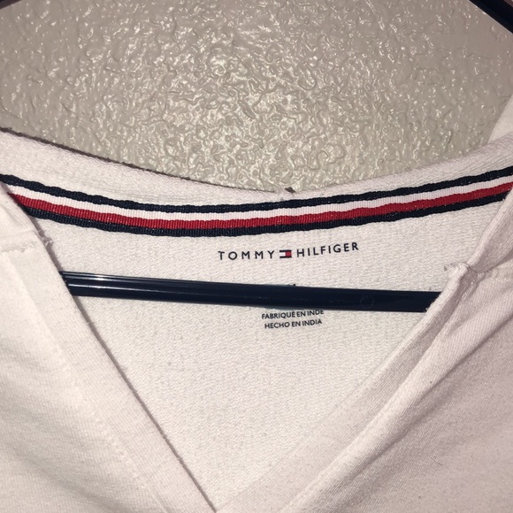 Really cute Tommy Hilfiger hoodie - Picture 3 of 5